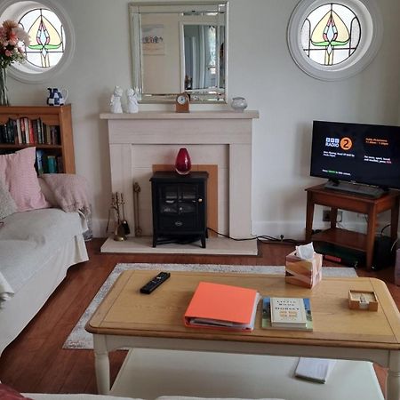 Cosy Bournemouth Bungalow ファーンダウン エクステリア 写真